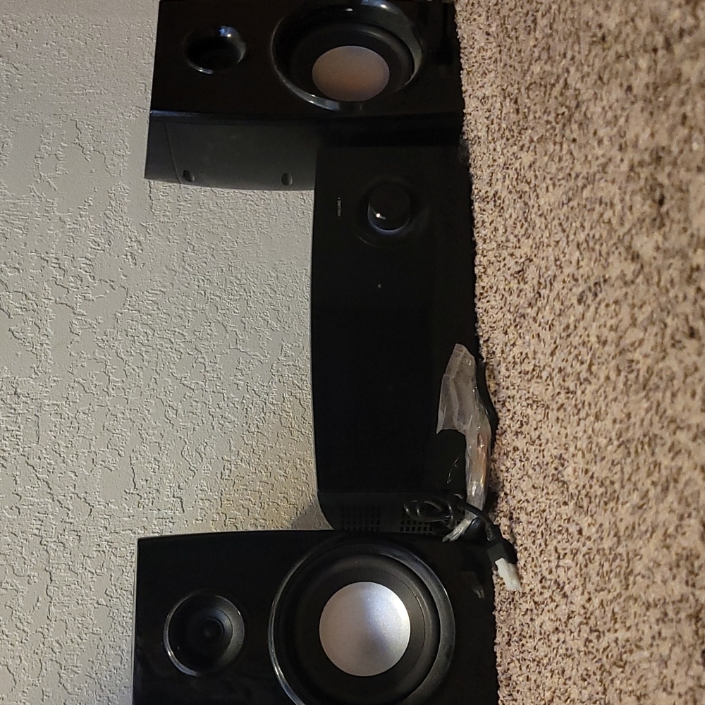 Compact disc digital audio cd/bluetooth player